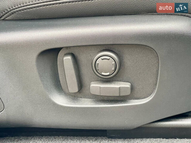 Белый Ленд Ровер Рендж Ровер Спорт, объемом двигателя 2 л и пробегом 91 тыс. км за 46000 $, фото 33 на Automoto.ua