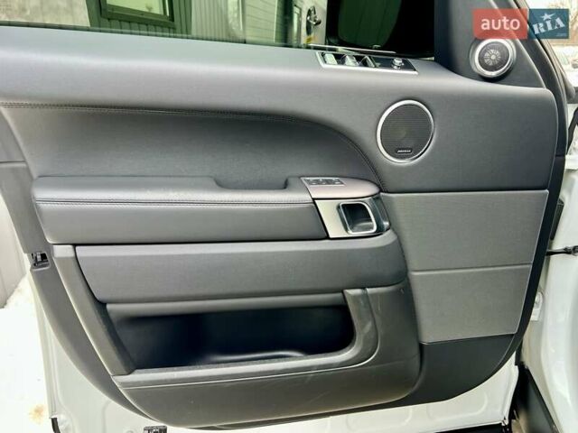 Білий Ленд Ровер Range Rover Sport, об'ємом двигуна 3 л та пробігом 179 тис. км за 34900 $, фото 14 на Automoto.ua