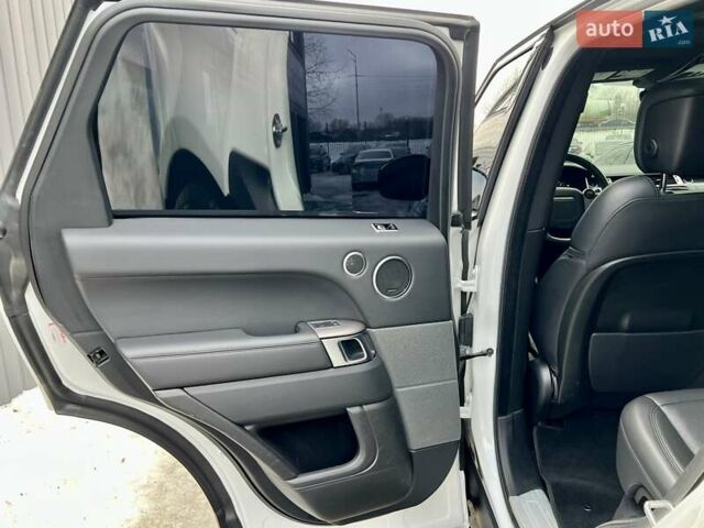 Білий Ленд Ровер Range Rover Sport, об'ємом двигуна 3 л та пробігом 179 тис. км за 34900 $, фото 24 на Automoto.ua