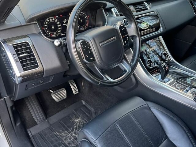 Білий Ленд Ровер Range Rover Sport, об'ємом двигуна 3 л та пробігом 130 тис. км за 37000 $, фото 31 на Automoto.ua