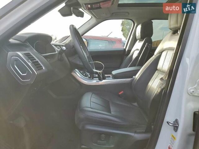 Білий Ленд Ровер Range Rover Sport, об'ємом двигуна 3 л та пробігом 113 тис. км за 15000 $, фото 7 на Automoto.ua