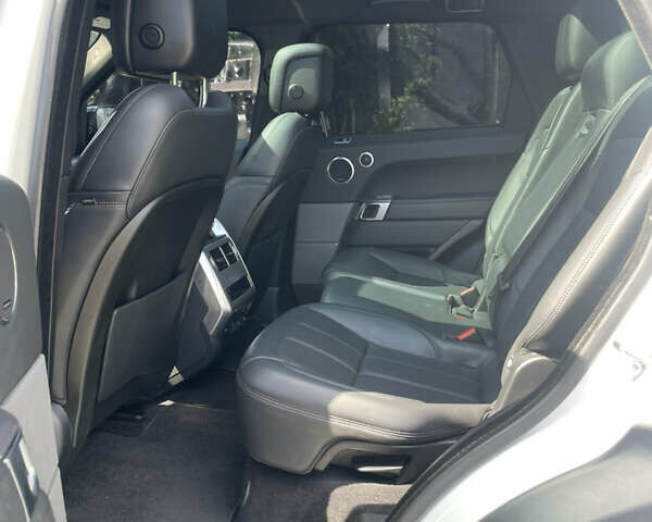 Білий Ленд Ровер Range Rover Sport, об'ємом двигуна 3 л та пробігом 130 тис. км за 35600 $, фото 16 на Automoto.ua