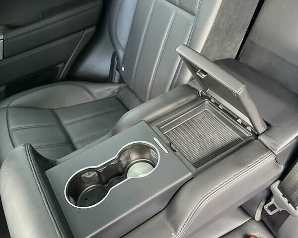 Білий Ленд Ровер Range Rover Sport, об'ємом двигуна 3 л та пробігом 130 тис. км за 35600 $, фото 49 на Automoto.ua