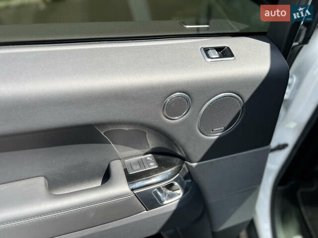 Белый Ленд Ровер Рендж Ровер Спорт, объемом двигателя 3 л и пробегом 106 тыс. км за 39900 $, фото 19 на Automoto.ua