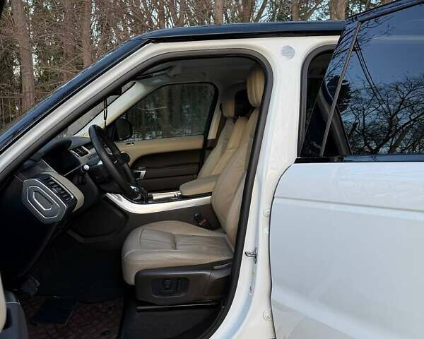 Білий Ленд Ровер Range Rover Sport, об'ємом двигуна 3 л та пробігом 142 тис. км за 34900 $, фото 59 на Automoto.ua