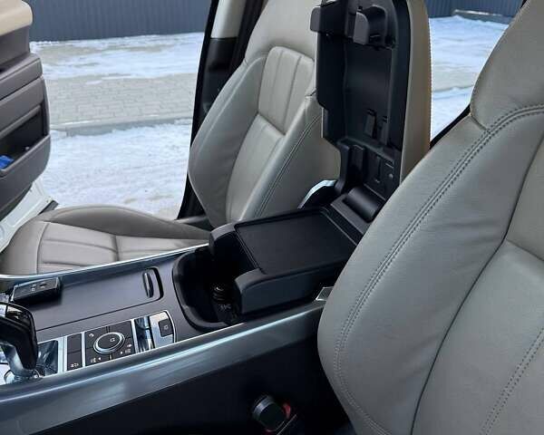 Білий Ленд Ровер Range Rover Sport, об'ємом двигуна 3 л та пробігом 142 тис. км за 34900 $, фото 27 на Automoto.ua