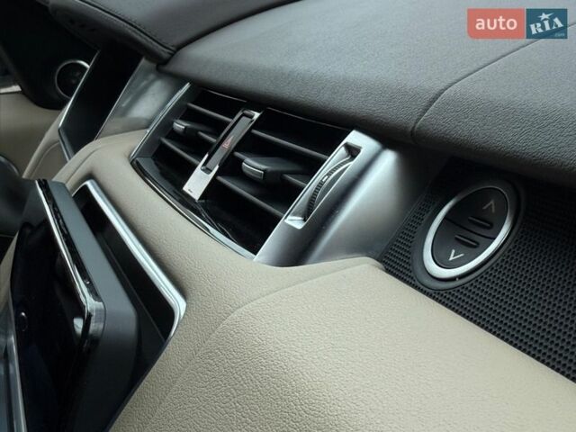 Білий Ленд Ровер Range Rover Sport, об'ємом двигуна 2 л та пробігом 133 тис. км за 37500 $, фото 40 на Automoto.ua