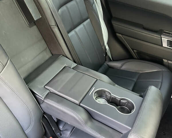 Білий Ленд Ровер Range Rover Sport, об'ємом двигуна 3 л та пробігом 130 тис. км за 35600 $, фото 35 на Automoto.ua