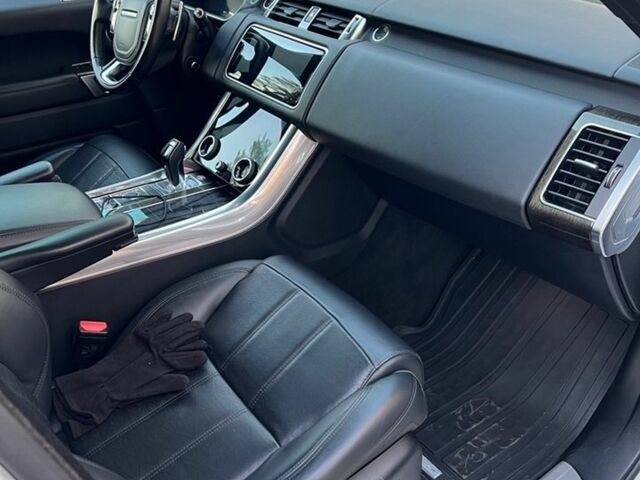 Білий Ленд Ровер Range Rover Sport, об'ємом двигуна 3 л та пробігом 130 тис. км за 37000 $, фото 26 на Automoto.ua
