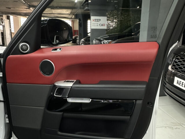 Білий Ленд Ровер Range Rover Sport, об'ємом двигуна 5 л та пробігом 73 тис. км за 64000 $, фото 32 на Automoto.ua