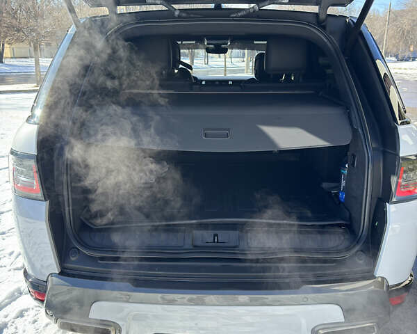 Білий Ленд Ровер Range Rover Sport, об'ємом двигуна 3 л та пробігом 76 тис. км за 45000 $, фото 12 на Automoto.ua