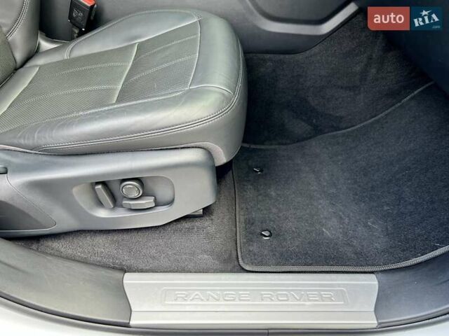 Білий Ленд Ровер Range Rover Sport, об'ємом двигуна 3 л та пробігом 179 тис. км за 34900 $, фото 50 на Automoto.ua