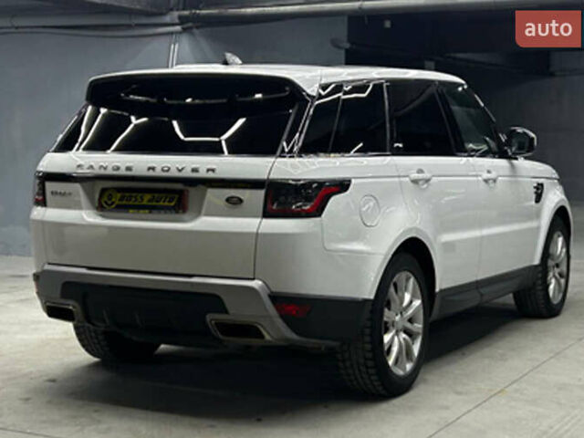 Белый Ленд Ровер Рендж Ровер Спорт, объемом двигателя 3 л и пробегом 207 тыс. км за 34700 $, фото 3 на Automoto.ua