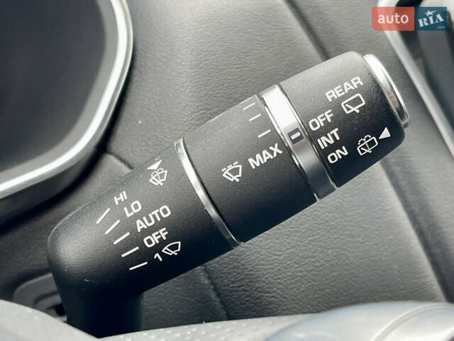 Белый Ленд Ровер Рендж Ровер Спорт, объемом двигателя 2 л и пробегом 91 тыс. км за 46000 $, фото 25 на Automoto.ua