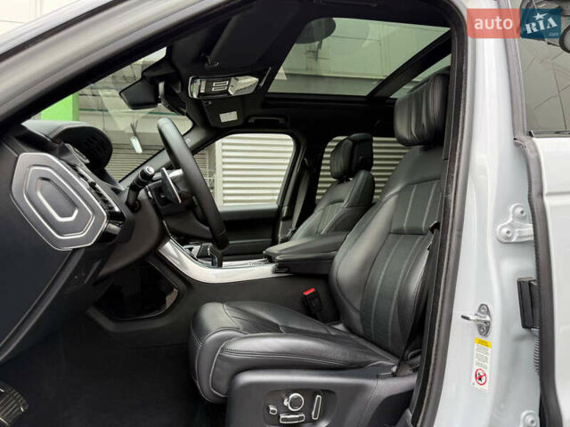 Белый Ленд Ровер Рендж Ровер Спорт, объемом двигателя 3 л и пробегом 93 тыс. км за 39500 $, фото 4 на Automoto.ua