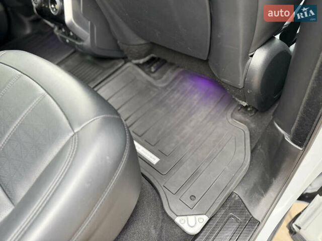 Білий Ленд Ровер Range Rover Sport, об'ємом двигуна 3 л та пробігом 96 тис. км за 37500 $, фото 58 на Automoto.ua