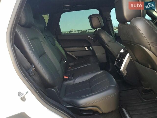 Білий Ленд Ровер Range Rover Sport, об'ємом двигуна 0 л та пробігом 122 тис. км за 14000 $, фото 8 на Automoto.ua