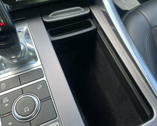 Білий Ленд Ровер Range Rover Sport, об'ємом двигуна 3 л та пробігом 130 тис. км за 35600 $, фото 42 на Automoto.ua