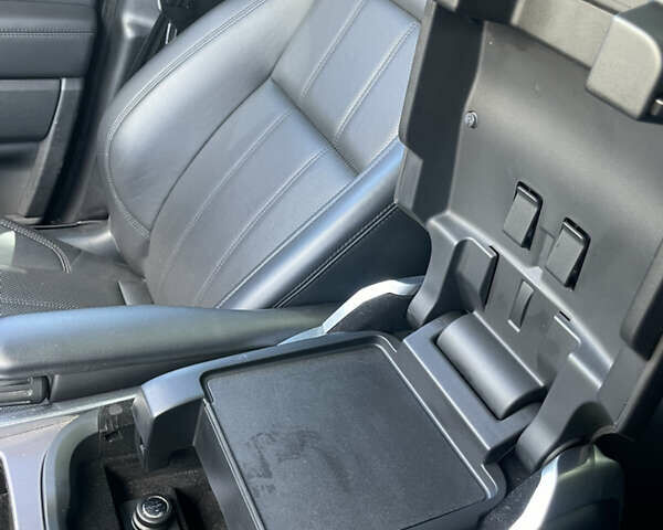 Білий Ленд Ровер Range Rover Sport, об'ємом двигуна 3 л та пробігом 130 тис. км за 35600 $, фото 44 на Automoto.ua