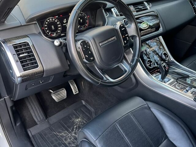 Білий Ленд Ровер Range Rover Sport, об'ємом двигуна 3 л та пробігом 130 тис. км за 36500 $, фото 31 на Automoto.ua