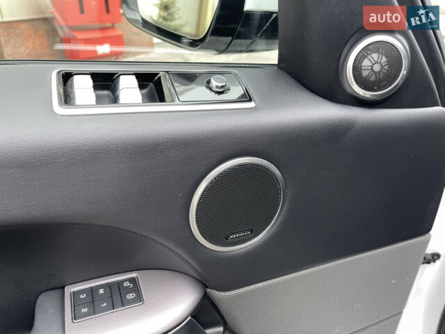 Білий Ленд Ровер Range Rover Sport, об'ємом двигуна 3 л та пробігом 78 тис. км за 62000 $, фото 23 на Automoto.ua