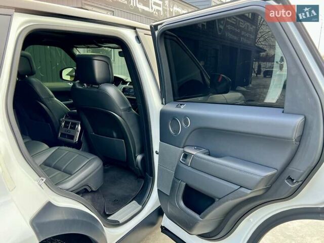 Білий Ленд Ровер Range Rover Sport, об'ємом двигуна 3 л та пробігом 179 тис. км за 34900 $, фото 40 на Automoto.ua