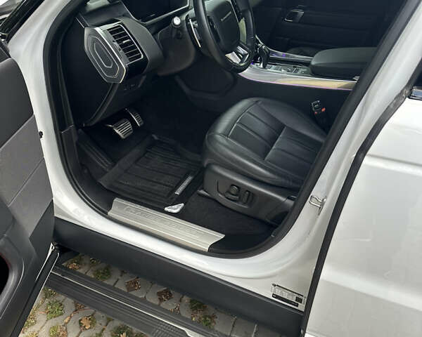 Белый Ленд Ровер Рендж Ровер Спорт, объемом двигателя 5 л и пробегом 22 тыс. км за 55000 $, фото 13 на Automoto.ua