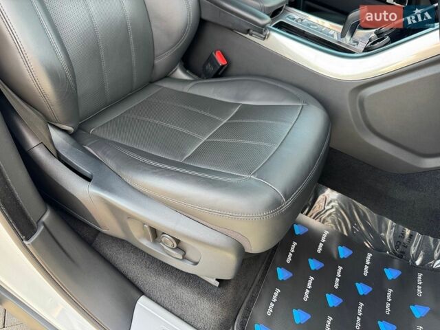 Білий Ленд Ровер Range Rover Sport, об'ємом двигуна 3 л та пробігом 154 тис. км за 32900 $, фото 37 на Automoto.ua