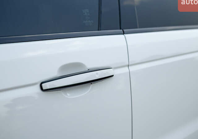 Білий Ленд Ровер Range Rover Sport, об'ємом двигуна 3 л та пробігом 130 тис. км за 45000 $, фото 77 на Automoto.ua