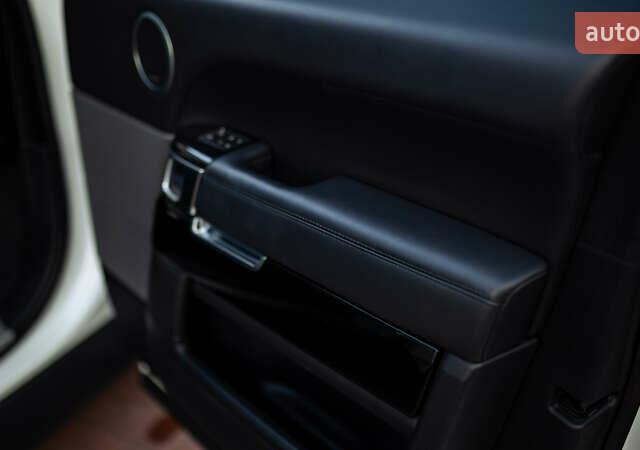 Білий Ленд Ровер Range Rover Sport, об'ємом двигуна 3 л та пробігом 130 тис. км за 45000 $, фото 66 на Automoto.ua