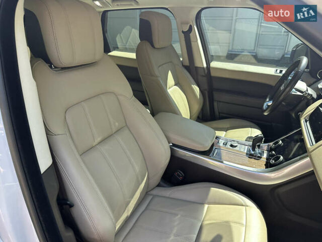 Білий Ленд Ровер Range Rover Sport, об'ємом двигуна 2.99 л та пробігом 89 тис. км за 52900 $, фото 3 на Automoto.ua