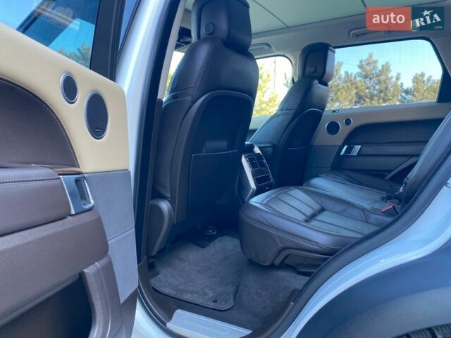 Белый Ленд Ровер Рендж Ровер Спорт, объемом двигателя 2.99 л и пробегом 229 тыс. км за 47000 $, фото 8 на Automoto.ua