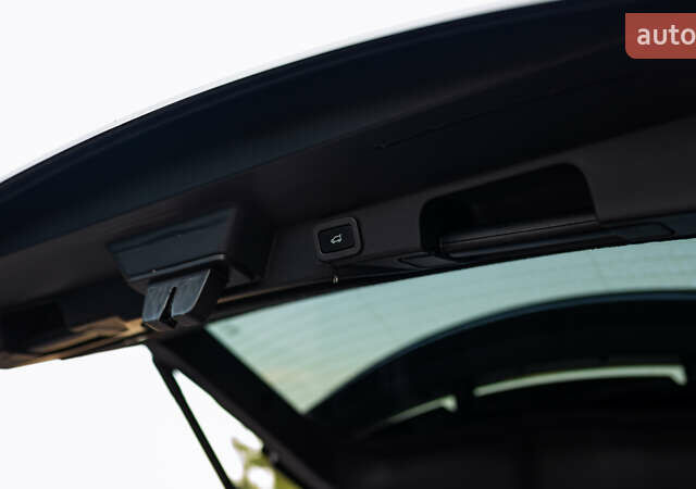 Білий Ленд Ровер Range Rover Sport, об'ємом двигуна 3 л та пробігом 130 тис. км за 45000 $, фото 27 на Automoto.ua