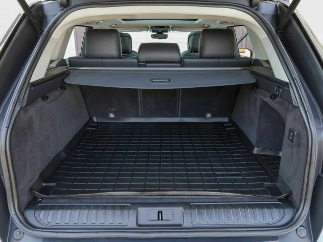 Білий Ленд Ровер Range Rover Sport, об'ємом двигуна 3 л та пробігом 37 тис. км за 13100 $, фото 6 на Automoto.ua
