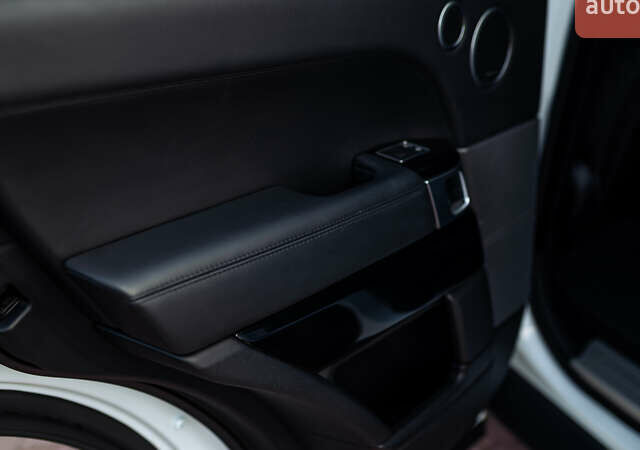 Білий Ленд Ровер Range Rover Sport, об'ємом двигуна 3 л та пробігом 130 тис. км за 45000 $, фото 55 на Automoto.ua