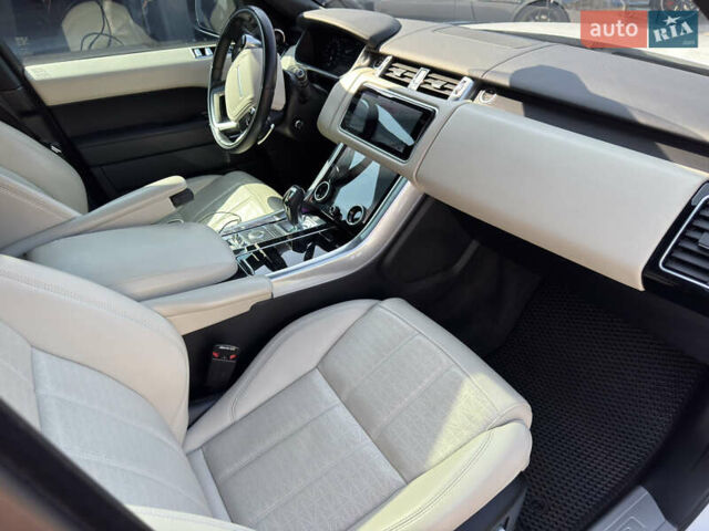 Белый Ленд Ровер Рендж Ровер Спорт, объемом двигателя 3 л и пробегом 76 тыс. км за 55000 $, фото 45 на Automoto.ua