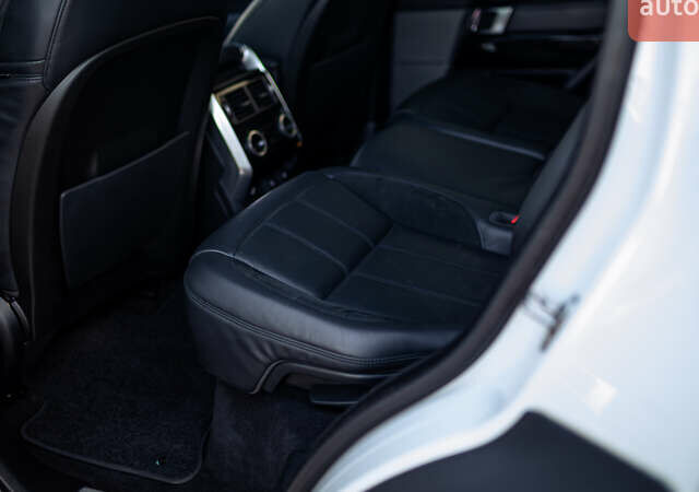 Білий Ленд Ровер Range Rover Sport, об'ємом двигуна 3 л та пробігом 130 тис. км за 45000 $, фото 52 на Automoto.ua