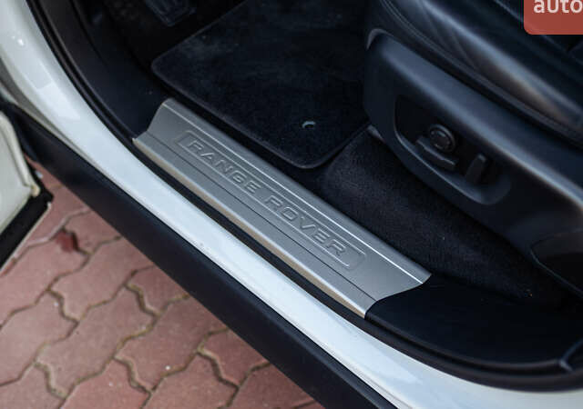 Білий Ленд Ровер Range Rover Sport, об'ємом двигуна 3 л та пробігом 130 тис. км за 45000 $, фото 32 на Automoto.ua