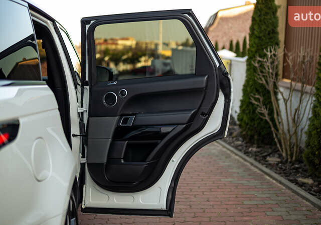 Білий Ленд Ровер Range Rover Sport, об'ємом двигуна 3 л та пробігом 130 тис. км за 45000 $, фото 61 на Automoto.ua