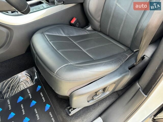 Білий Ленд Ровер Range Rover Sport, об'ємом двигуна 3 л та пробігом 154 тис. км за 32900 $, фото 17 на Automoto.ua