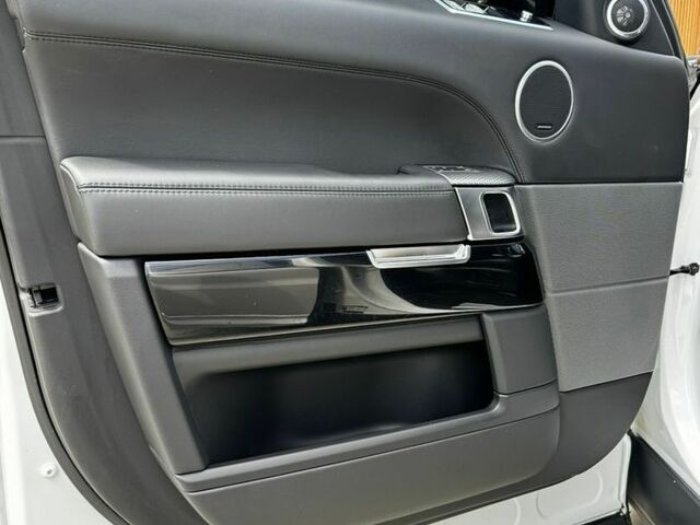 Білий Ленд Ровер Range Rover Sport, об'ємом двигуна 3 л та пробігом 120 тис. км за 42000 $, фото 31 на Automoto.ua