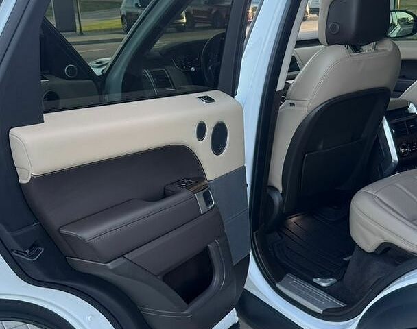 Білий Ленд Ровер Range Rover Sport, об'ємом двигуна 3 л та пробігом 96 тис. км за 43500 $, фото 14 на Automoto.ua