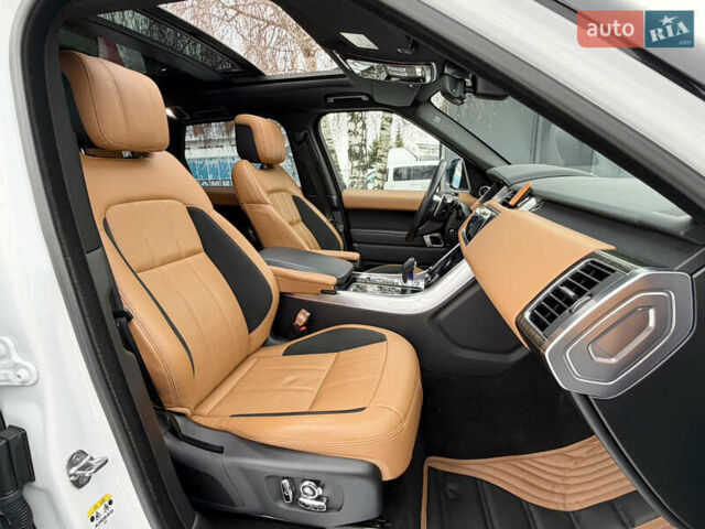 Білий Ленд Ровер Range Rover Sport, об'ємом двигуна 3 л та пробігом 59 тис. км за 71900 $, фото 58 на Automoto.ua