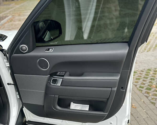 Белый Ленд Ровер Рендж Ровер Спорт, объемом двигателя 5 л и пробегом 21 тыс. км за 58500 $, фото 18 на Automoto.ua