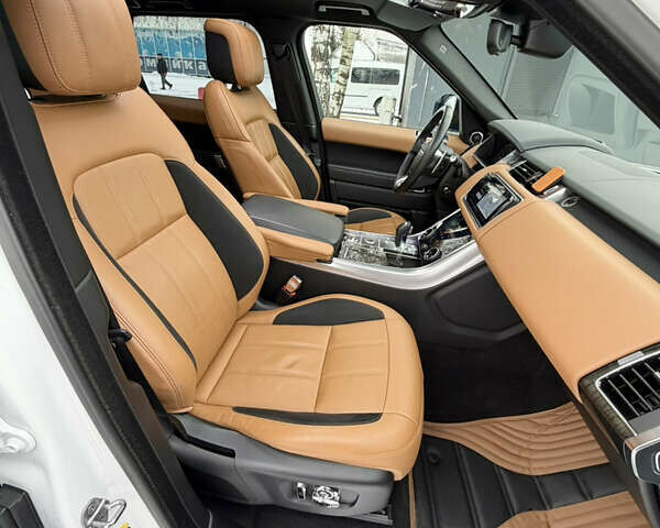 Білий Ленд Ровер Range Rover Sport, об'ємом двигуна 3 л та пробігом 59 тис. км за 71900 $, фото 57 на Automoto.ua