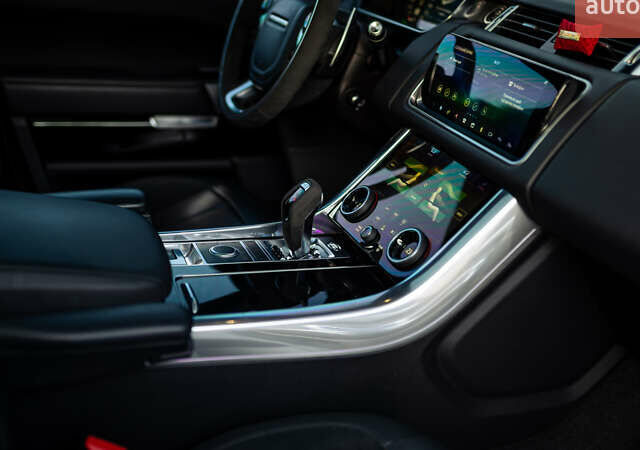 Білий Ленд Ровер Range Rover Sport, об'ємом двигуна 3 л та пробігом 130 тис. км за 45000 $, фото 73 на Automoto.ua