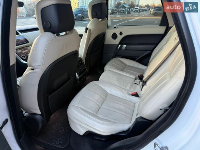 Білий Ленд Ровер Range Rover Sport, об'ємом двигуна 3 л та пробігом 113 тис. км за 37450 $, фото 11 на Automoto.ua