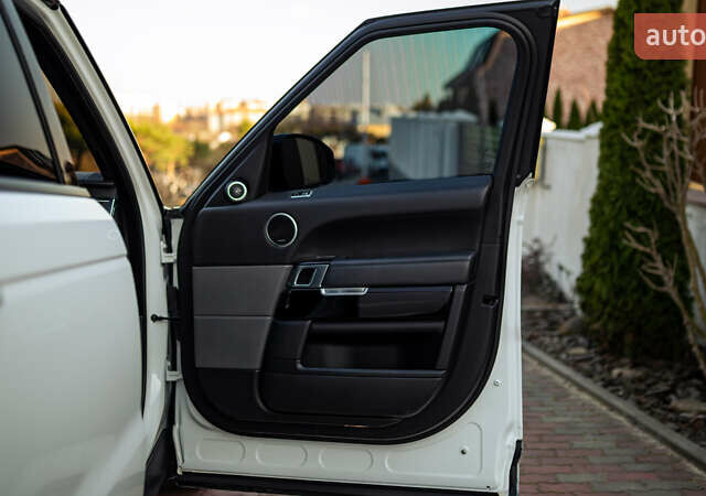 Білий Ленд Ровер Range Rover Sport, об'ємом двигуна 3 л та пробігом 130 тис. км за 45000 $, фото 65 на Automoto.ua