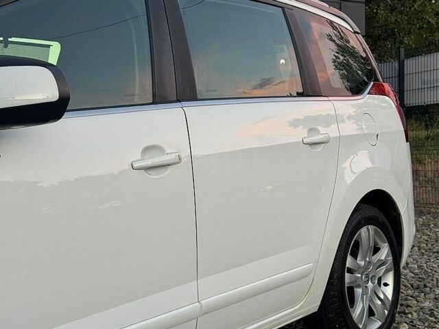 Білий Ленд Ровер Range Rover Sport, об'ємом двигуна 3 л та пробігом 113 тис. км за 37450 $, фото 23 на Automoto.ua
