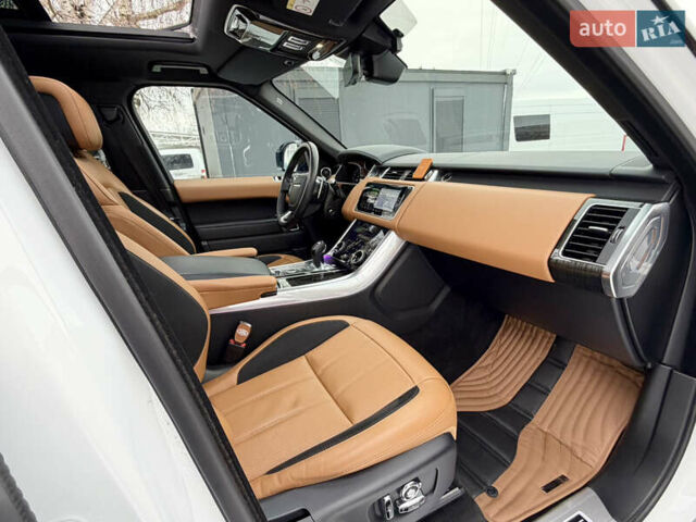 Білий Ленд Ровер Range Rover Sport, об'ємом двигуна 3 л та пробігом 59 тис. км за 71900 $, фото 59 на Automoto.ua